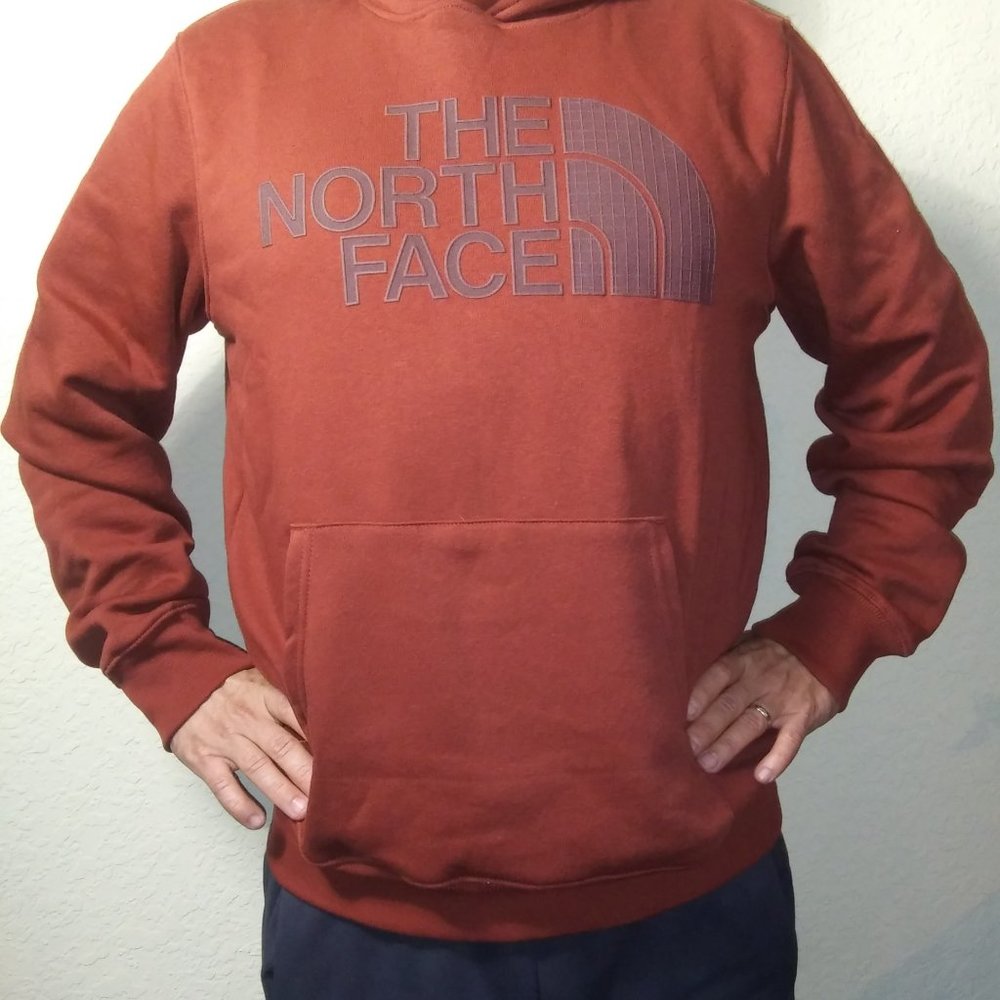 New with tag. The north face hoodie. With pocket.  L.
